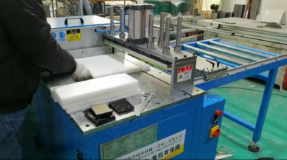 一款非常適合切割塑料PVC的型材切割機(jī)，滿足用戶需求
